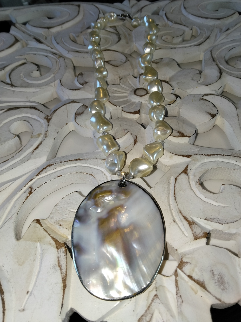 Pearl Bead Necklace with Iridescent Shell Pendant - White